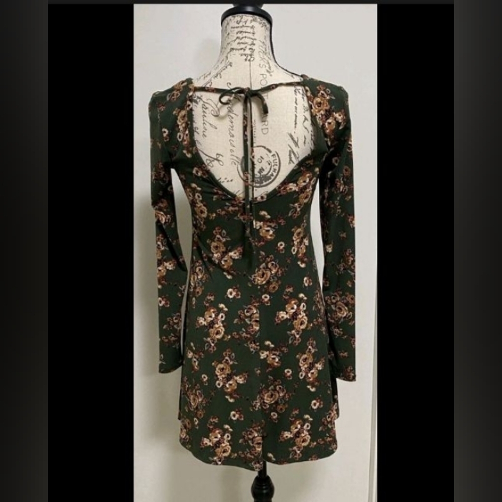 Forever 21 Green Floral Long Sleeve Fit and Flare Dress